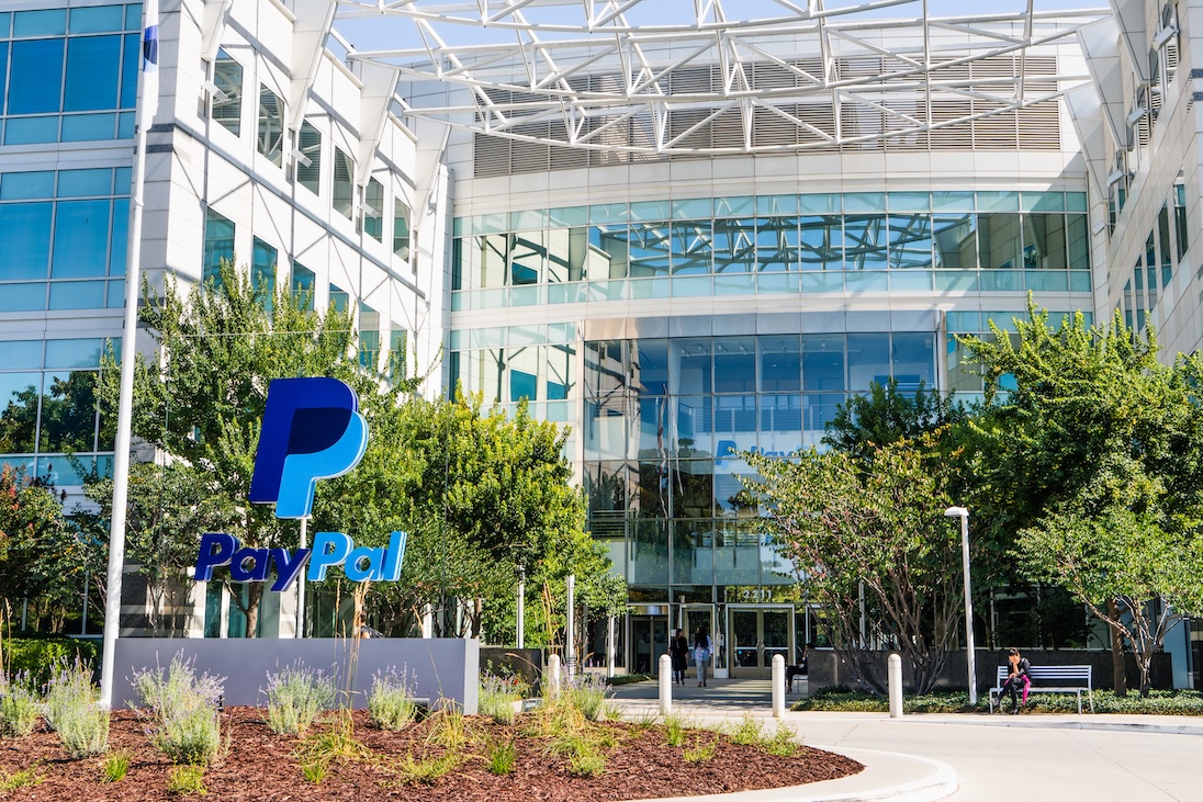 Entree van hoofdkantoor van PayPal in Silicon valley