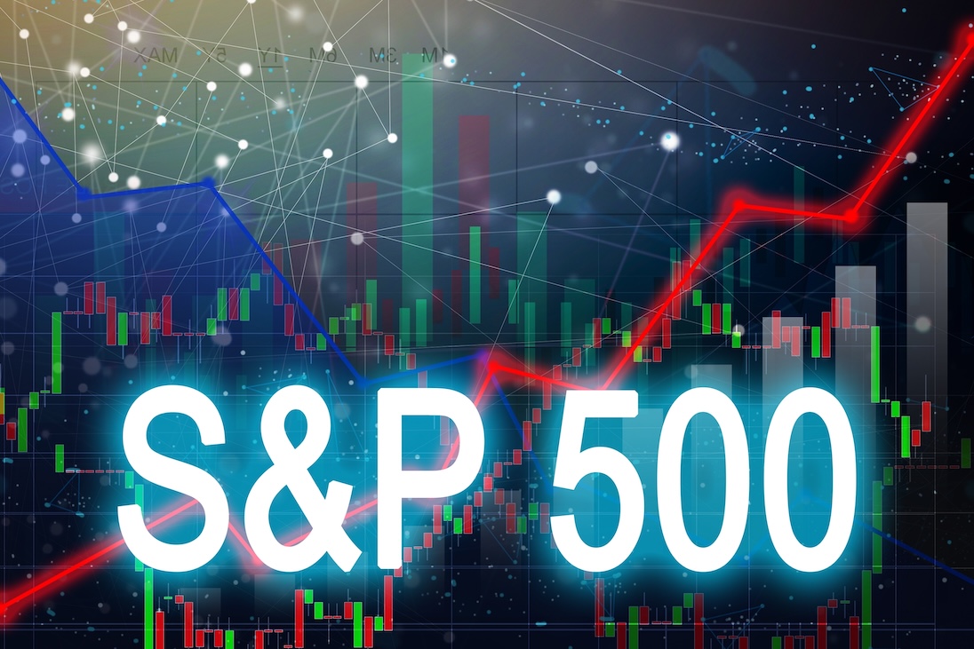 S&P 500 en op achtergrond een snel stijgende grafiek