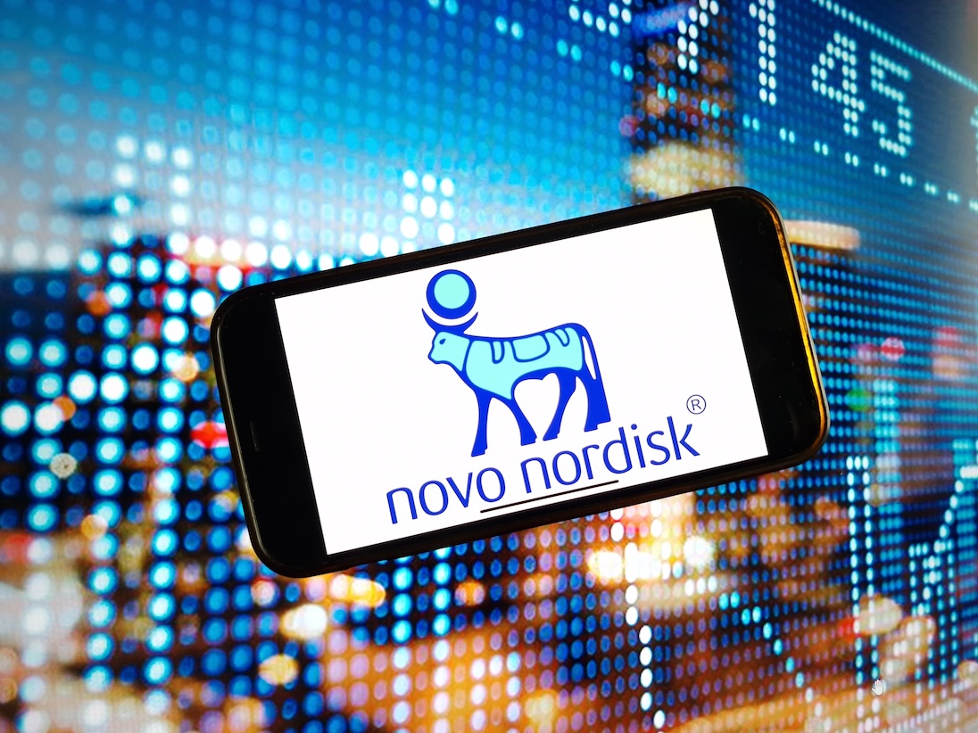 logo Novo Nordisk op een smartphone