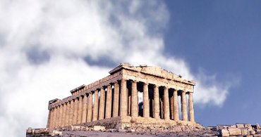 lichteWolkenBovenParthenon370x195.jpg