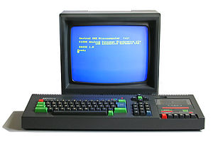 De Amstrad CPC 464 met CTM 640 monochroombeeldscherm